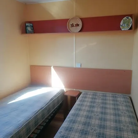 Mobile 12 De Bairon אתר קמפינג *