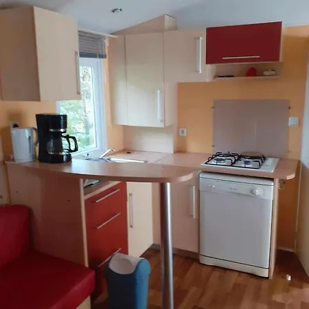 Mobile 12 De Bairon Sauville (Ardenne)